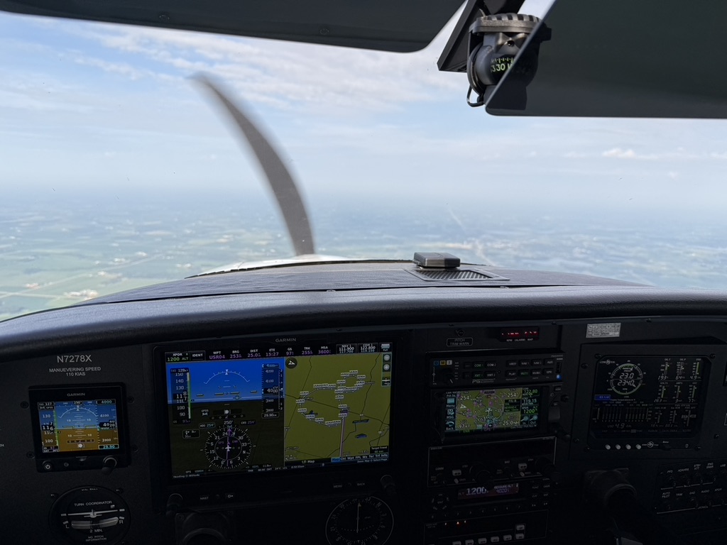 Cockpit view in flight with Garmin avionics
